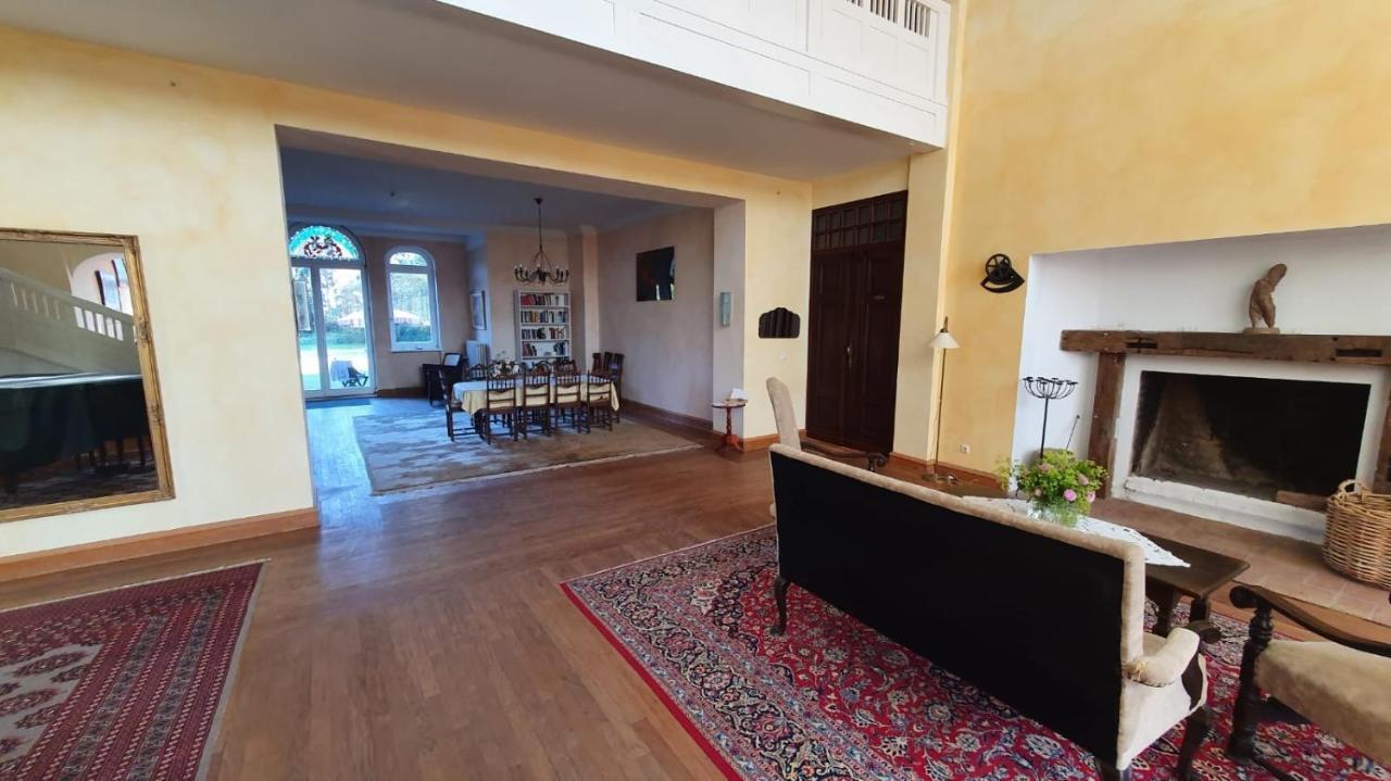 Schloss Lelkendorf Apartment Ulrichshusen Maisonette Fewo Mecklenburger Seenplatte Mit Dachterrasse Naehe Ostsee エクステリア 写真